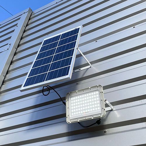 Прожектор світлодіодний 200W акумуляторний (LiFePO4, 30000mAh) із сонячною панеллю (6V 40W) PROTESTER SLFL2001 SLFL2001 фото