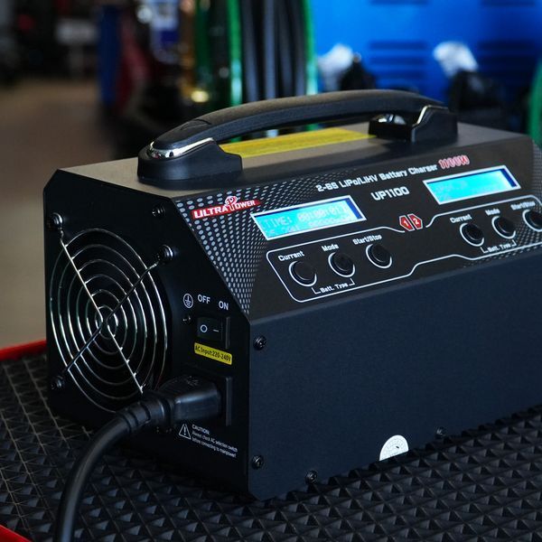 Зарядное устройство 2-канальное 2x22А 2-6S LiPo/LiHV 1100Вт 220В UP1100 PROTESTER UP1100 фото